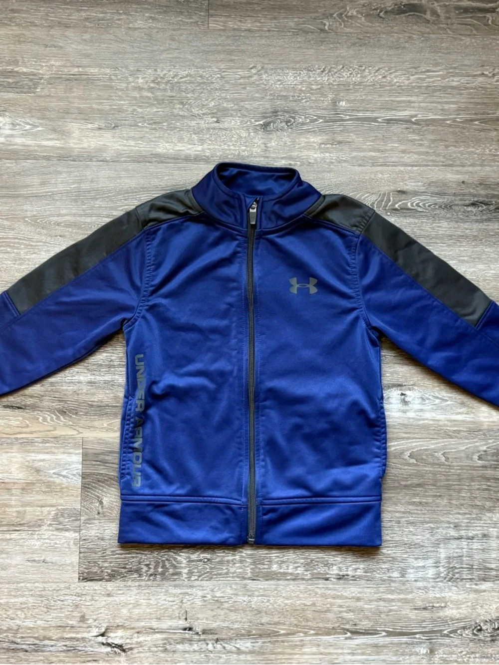 🐻 2/$25 • Under Armour | Blue & Charcoal Grey Full-Zip Track Jacket with • 5T - Picture 3 of 6